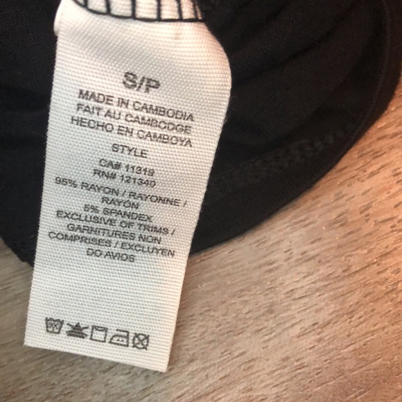 Garage Black Tank with Built-in Chocker Neck Piece - Picture 4 of 5